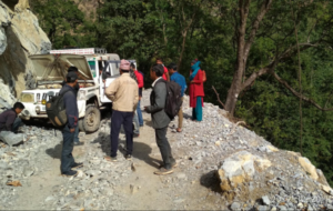 Car trouble in Darchula